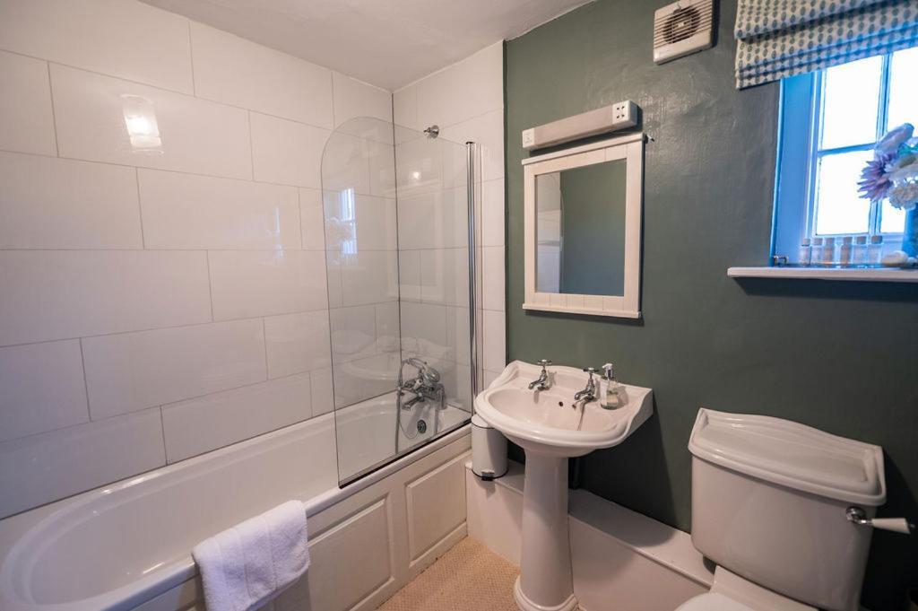 Martin Arms Bed & Breakfast Colston Bassett Екстериор снимка